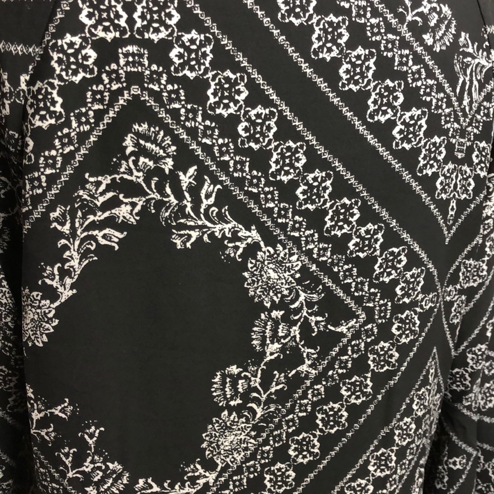 Blouse with Bell Sleeves Size XS - Picture 6 of 11
